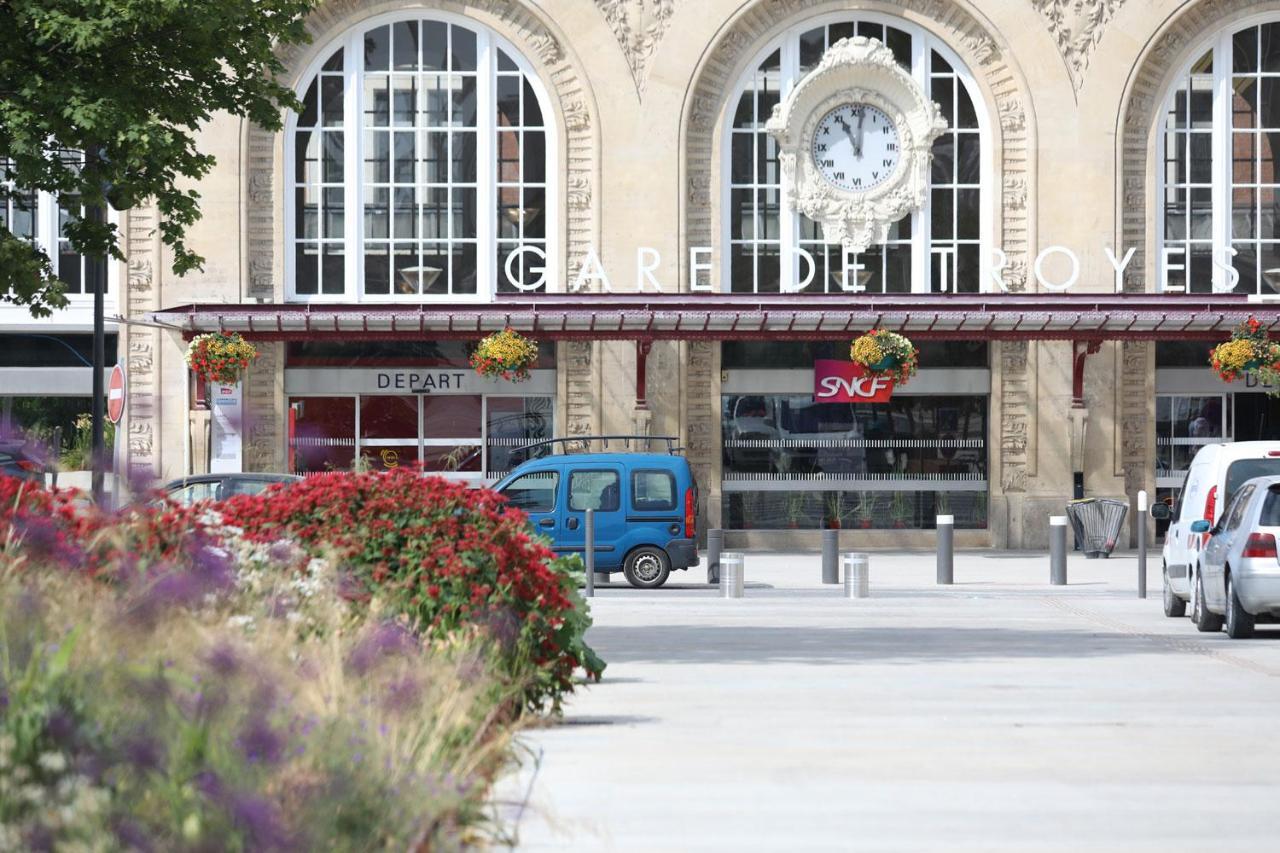 Appartement Cozy Avec Stationnement Gratuit Saint-André-les-Vergers エクステリア 写真